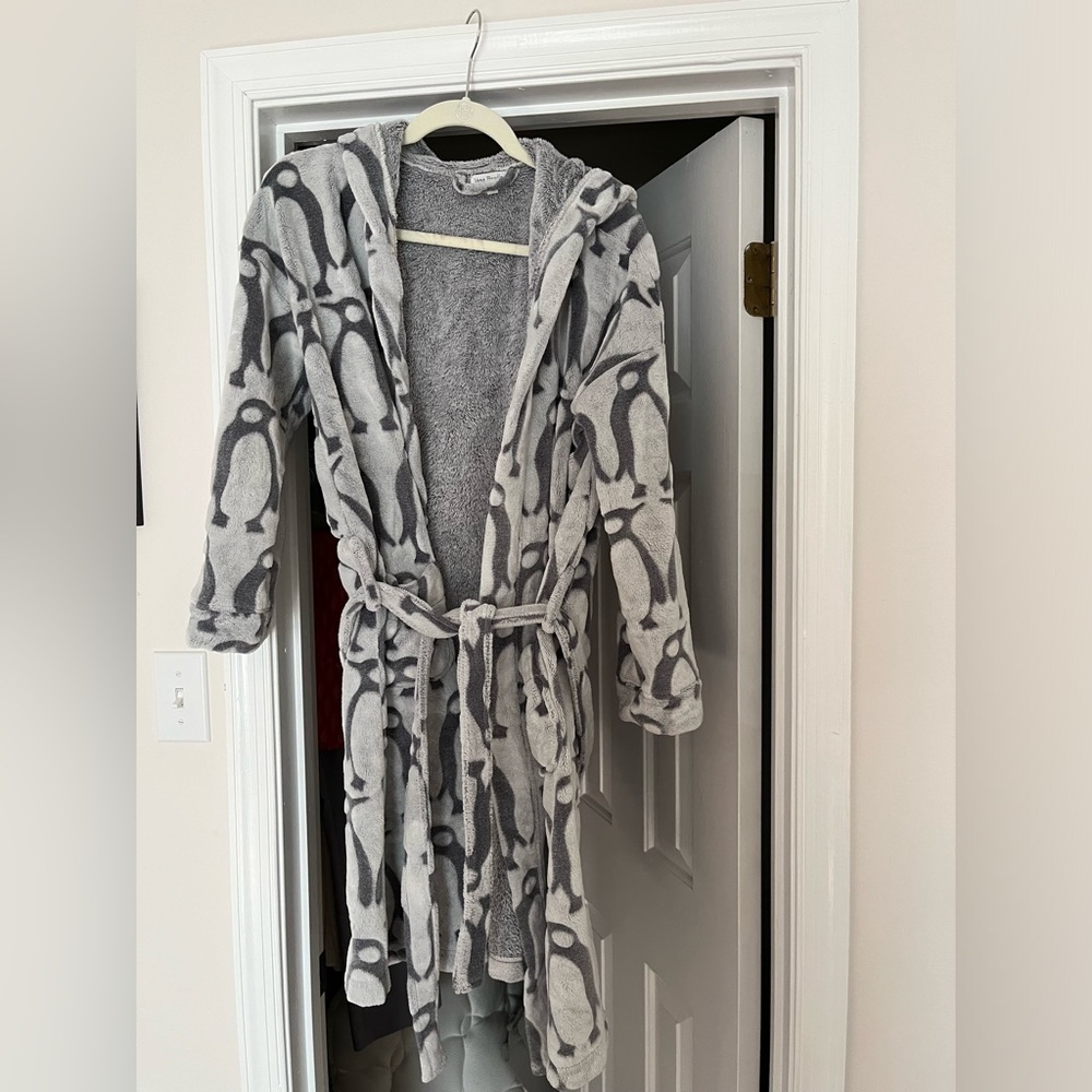 Vera Bradley Cozy Penguin Motif Robe + Blanket